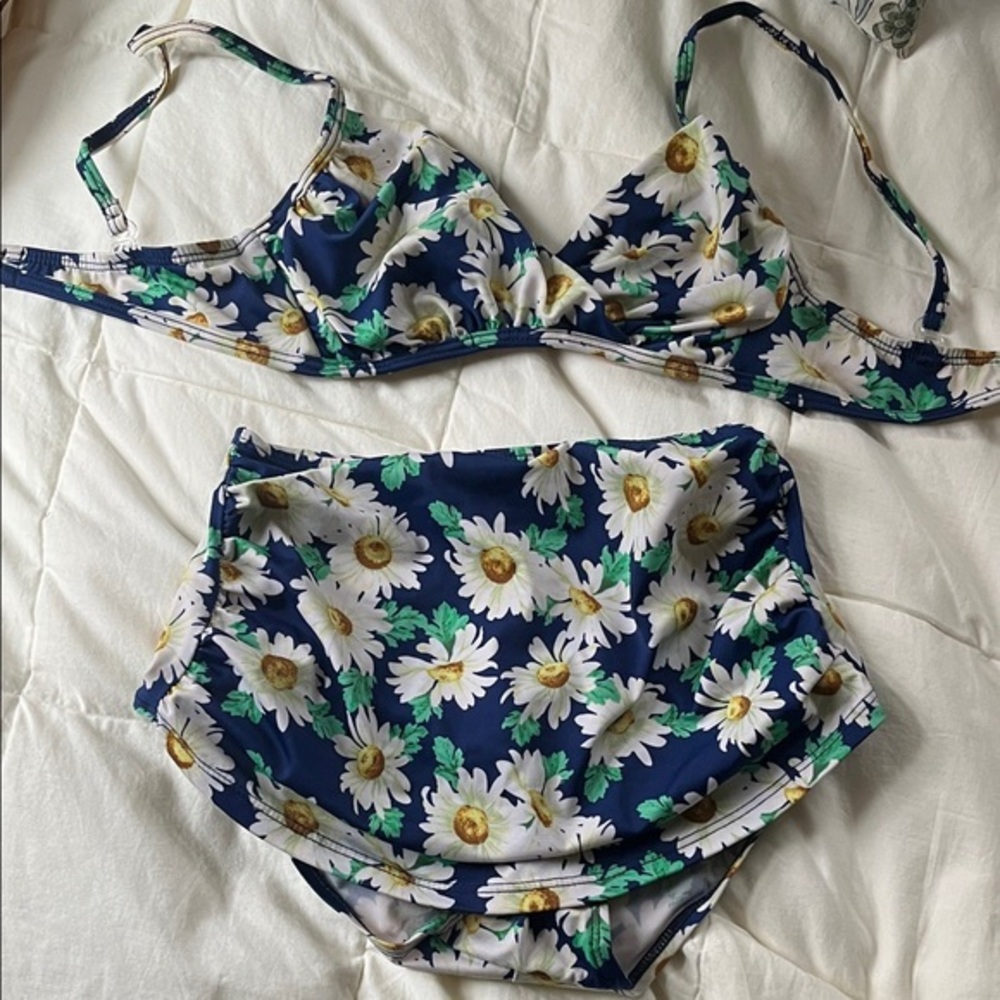 Vintage High Waisted Daisy Floral Bikini Set